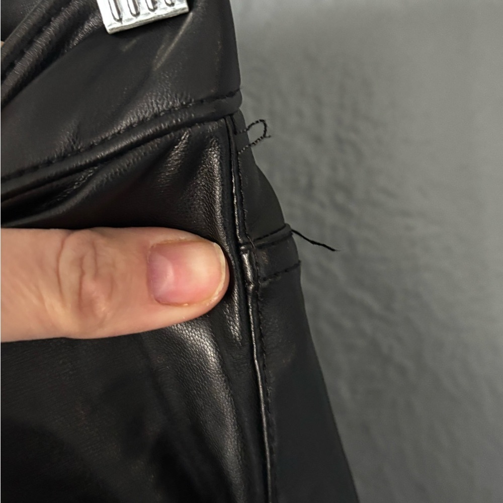 Abercrombie&Fitch 90s Straight Ultra High Rise Curve Love Faux Leather Pants  29 - Picture 11 of 12